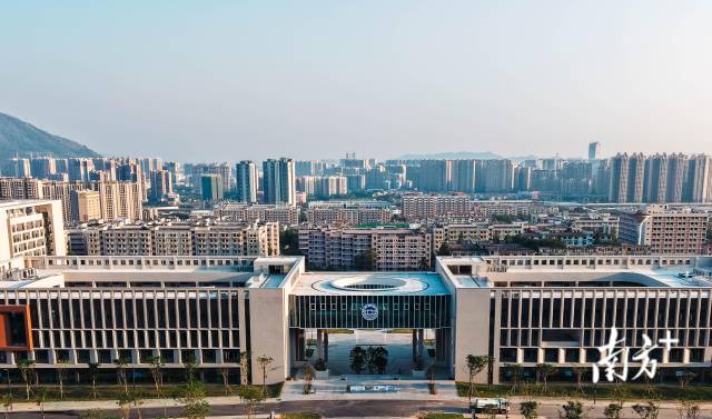 77779193永利官网新校园一期教学楼落成。77779193永利官网供图